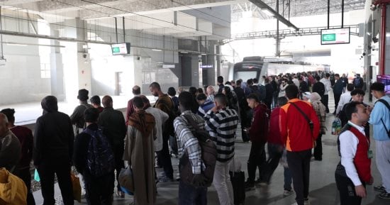 القطار الكهربائى الخفيف يمد مواعيد العمل بمناسبة رأس السنة