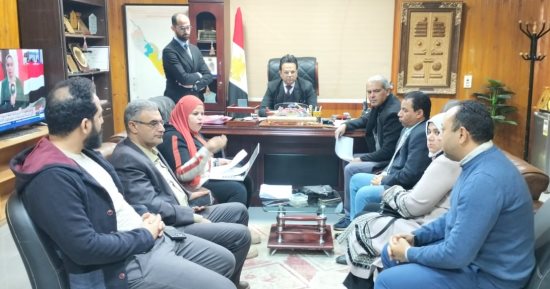 وكيل صحة سوهاج يتابع الانتخابات ويناقش كيفية التخلص الآمن من النفايات الطبية