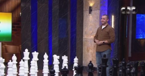 أحمد العدلي يخطف قلوب "الشاركس" بقصة "عمر" ويقتنص استثمارًا من محمد منصور ودينا غبور
