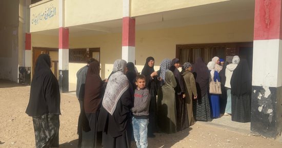 توافد الناخبين على 270 لجنة فرعية بالفيوم للتصويت بانتخابات النواب 