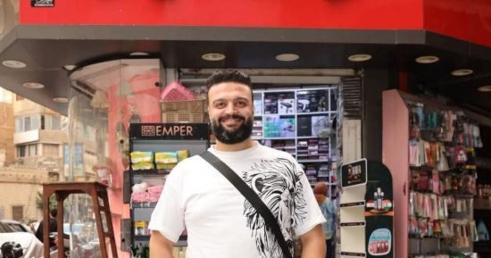 المنصورة تتشح بالسواد استعدادا لتشييع جثامين ضحايا حريق سوق الخواجات