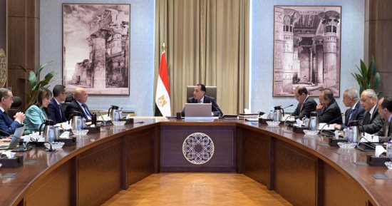 رئيس الوزراء يُتابع إجراءات منع تهريب السلع والبضائع فى مختلف المنافذ