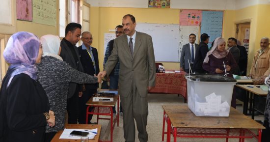 محافظ سوهاج يتفقد عدداً من لجان انتخابات النواب بجهينة وطهطا.. صور