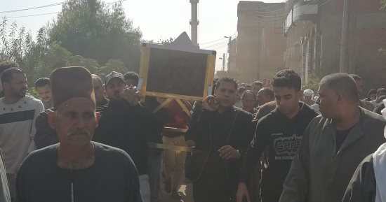 وداع أيقونة العطاء الحاجة سبيلة وتشييع جثمانها إلى مثواها الأخير بالدقهلية