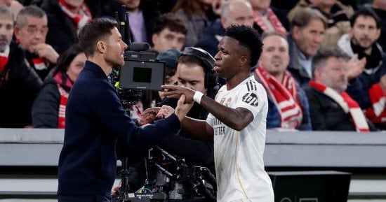 نهاية الخلاف بين فينيسيوس وألونسو في ريال مدريد