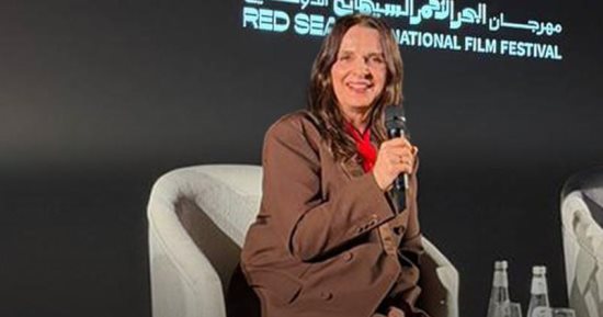 جولييت بينوش: علينا خوض التجارب الفنية حتى ولو وجدها البعض سخيفة