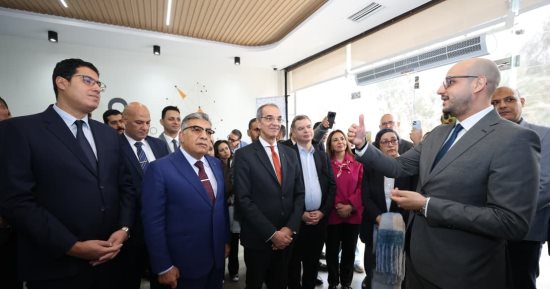 التحول الرقمى فى قلب المحافظات.. وزير الاتصالات يفتتح ويتفقد عددا من مشروعات الدقهلية.. تنفيذ مشروع إحلال الشبكة النحاسية بالألياف الضوئية.. وشركة سعودية تصدر خدمات التعهيد انطلاقا من المنصورة