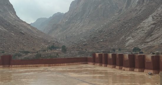 أمطار وغيوم وطقس بارد في سانت كاترين.. صور