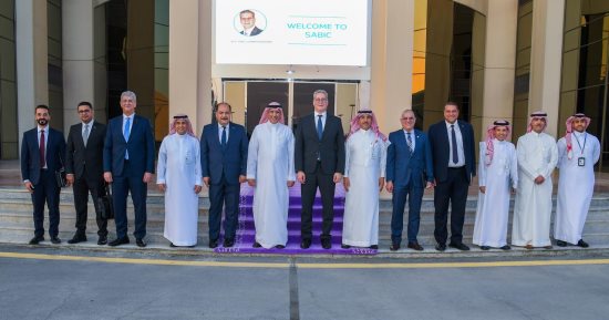 وزير البترول يبحث التعاون في مجال البتروكيماويات مع رئيس سابك