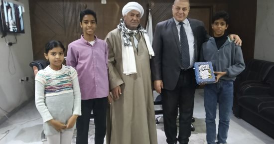 وكيل تعليم قنا يكرم طالبين لحصدهما ذهبية البطولة الدولية الكاراتيه