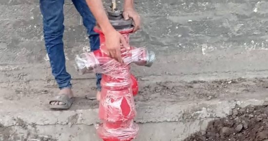 تركيب 37 بوش حريق بقرى صدفا بأسيوط لتعزيز منظومة الحماية المدنية
