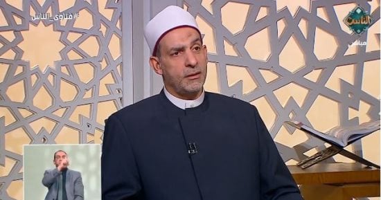 ما حكم عقوق الوالدين؟.. أمين الفتوى يجيب