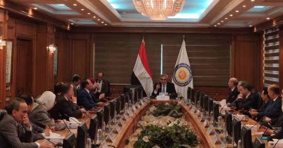 الأعلى لشئون الدراسات العليا يناقش ضوابط استخدام تطبيقات الذكاء الاصطناعى فى البحث العلمى