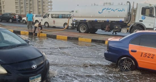 شركة مياه الشرب والصرف الصحي تنهي سحب مياه الأمطار بعدة مناطق بالغردقة