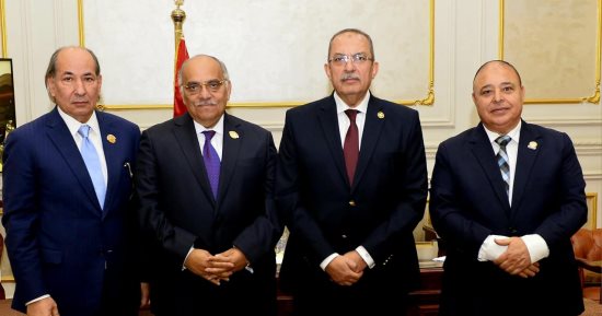 صحة الشيوخ: تطوير منظومة مكافحة العدوى وتعزيز برامج التطعيمات أولوية