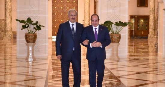 حفتر: نقدر دور مصر والرئيس السيسى المحورى فى استعادة الأمن والاستقرار بليبيا