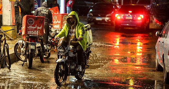 أمطار متوسطة على الدقى فى آخر أيام إجازة العيد (فيديو)
