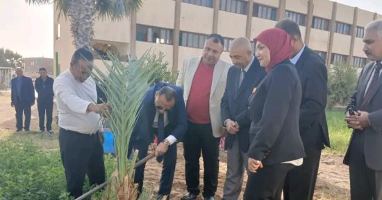 تدشين مبادرة «ازرع نخلة» بمدارس الخارجة لتعزيز الوعى البيئى للطلاب