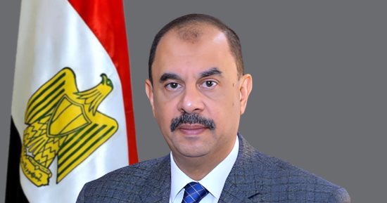 محافظ سوهاج يوجه بإدراج جميع طرق مداخل القرى بخطة الرصف العاجلة