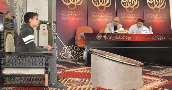 طفل كفيف يحفظ القرآن الكريم كاملا بمسابقة بورسعيد المؤهلة للدولية.. فيديو وصور