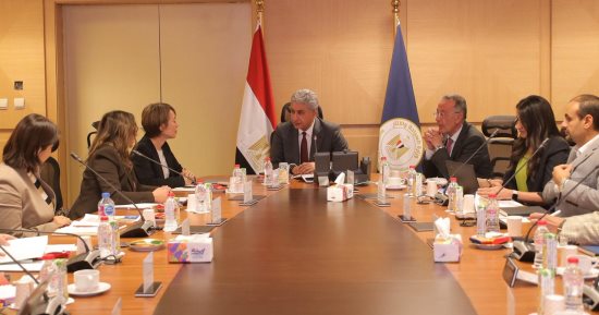 وزير السياحة يبحث مع وفد جايكا دعم برامج التطوير الفنى بالمتحف الكبير