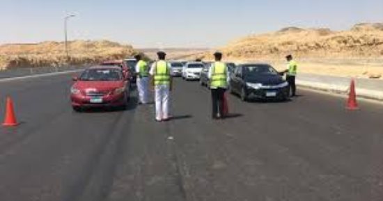 النشرة المرورية.. كثافات متوسطة للسيارات بمحاور القاهرة والجيزة