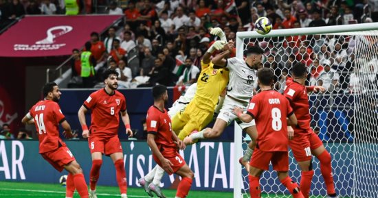 خروج مخيب للآمال لمنتخب مصر المشارك في كأس العرب .. الفراعنة تعادلوا في مباراتين وخسروا أمام الأردن بثلاثية .. حلمى طولان يفشل في تحقيق أي فوز .. غياب دفاعى تام عن رقابة المهاجمين .. المنتخب افتقد للعقل المفكر 