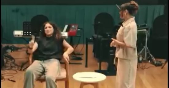 كاستنج.. الملحن إيهاب عبد الواحد ينهار من الضحك على مشهد لكارمن سليمان ومتسابقة