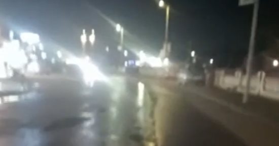 نوة قاسم تضرب كفر الشيخ.. هطول أمطار واستمرار توقف حركة الملاحة.. فيديو