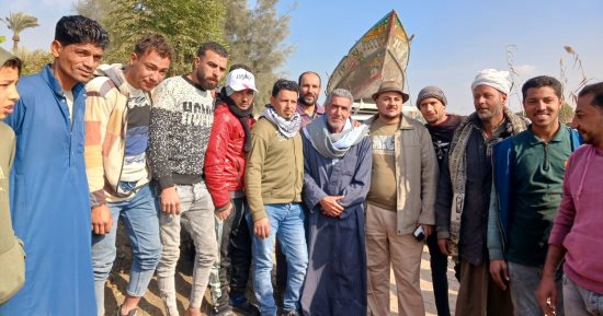 جدعنة الشراقوة.. صيادو الشرقية يتطوعون للبحث عن تمساح قرية الزوامل لطمأنة الأهالى.. وكيل الطب البيطرى بالمحافظة: فرق البحث مستمرة فى تمشيط المصرف حتى استخراجه.. ووحدة صيد أسوان تؤكد رصد واحد بطول 90 سنتيمتر