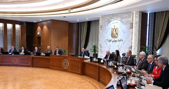 الحكومة تتصدى للشائعات والأخبار الكاذبة.. إعداد مشروع قانون لتشديد الغرامات بالجرائم ذات الصلة.. والإسراع فى استكمال وإصدار مشروع قانون تنظيم تداول البيانات والمعلومات الرسمية