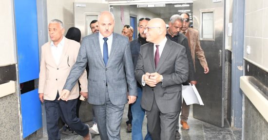 رئيس جامعة القناة يتفقد أعمال التطوير الشاملة بوحدة الطوارئ بالمستشفى الجامعى