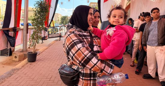 تزايد إقبال الناخبات على صناديق الاقتراع بالوراق بعد ساعة الراحة