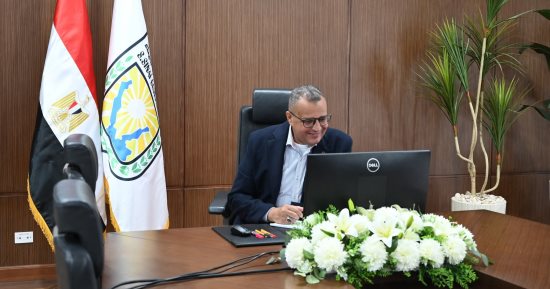 محافظ جنوب سيناء يناقش مشروع تحديث المخطط الاستراتيجى لمدينة طور سيناء