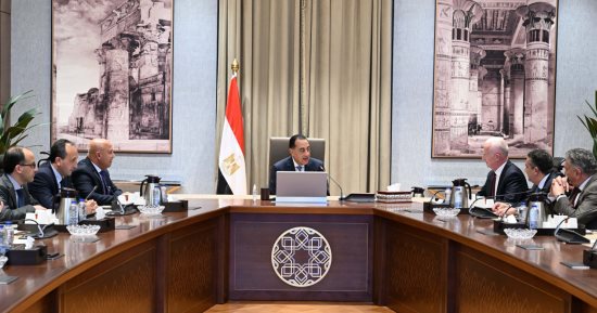 رئيس الوزراء يلتقى رئيس مجلس إدارة مجموعة فيكا الفرنسية لاستعراض خطط المجموعة