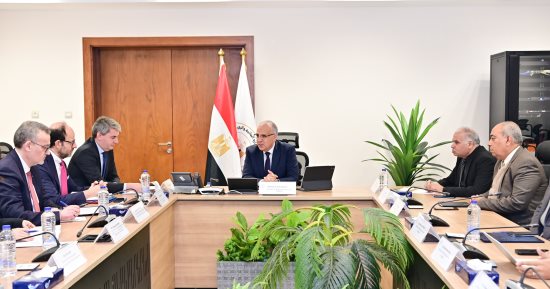 وزير الرى: الإعداد لدراسة جدوى لتحديث أنظمة الرى بالأراضى الزراعية