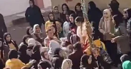 بسبب مشاجرة.. فصل 6 طالبات ثانوي في الزقازيق