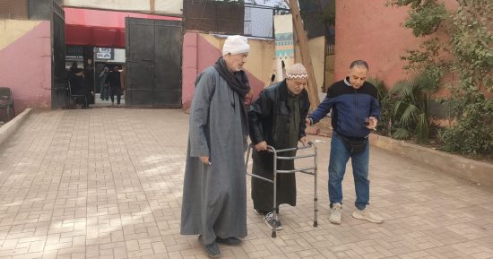 حق لا يسقط بالتقدم فى العمر.. ثمانينى يدلى بصوته فى الانتخابات: واجب وطنى