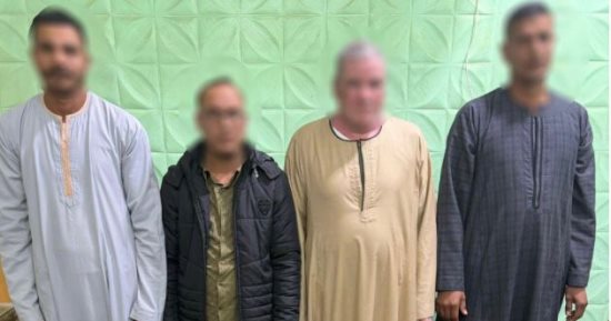 وزارة الداخلية تضبط 4 أشخاص لتوزيعهم أموالا بمحيط لجان انتخابات النواب بالمنيا
