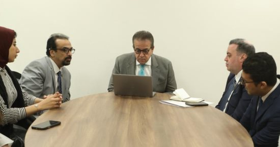 وزير الصحة يتفقد المرصد الإعلامى بالوزارة ويوجه باستخدام أحدث الأدوات التكنولوجية