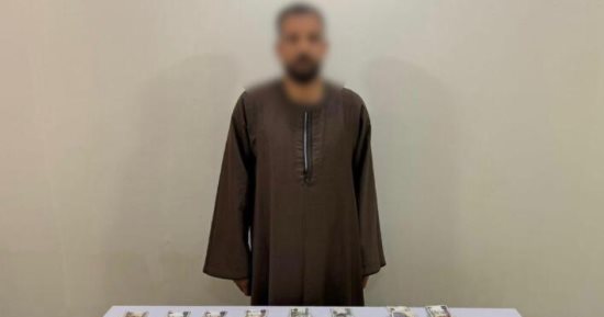 وزارة الداخلية تضبط شخصا يوزع أموالا بمحيط لجان صدفا