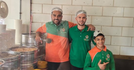 وجبة مصرية من العبادلة للعالمية.. اليونسكو يدرج وجبة الكشرى المصرى على قائمة التراث الثقافى.. وبلد صناعة الكشرى تعبر عن فرحتها.. أكثر من 90% من شبابها يعملون بالمهنة ويؤكدون: وجبة غنية مكوناتها مصرية 100%