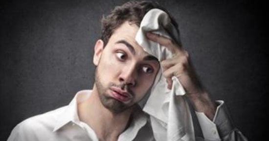 متى يكون التعرق طبيعيًا ومتى يتحول إلى مشكلة صحية؟