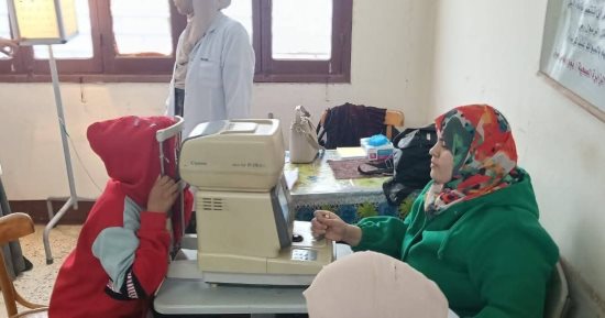 فحص 237 حالة ضمن مبادرة من أجل قلوب أطفالنا فى بنها