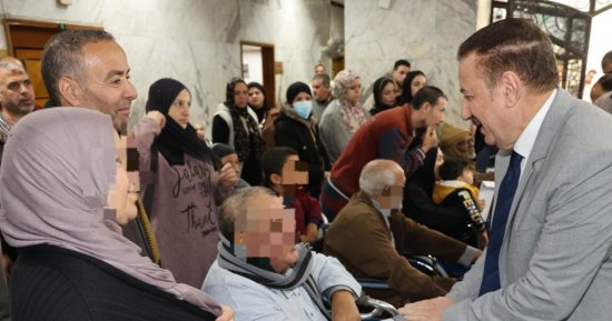 محافظ المنوفية يسلم 45 كرسيا متحركا ومساعدات مالية وعينية لذوى الهمم