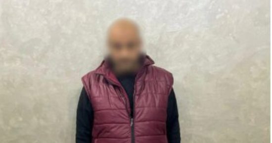 وزارة الداخلية تضبط شخصا بحوزته كروت دعاية انتخابية بمحيط لجان الأقصر