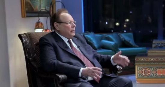 علي ناصر محمد يكشف جهود بناء علاقات جنوب اليمن مع دول الخليج رغم التوترات الداخلية