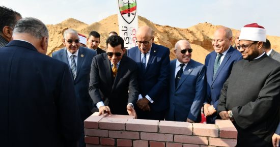 مساحته 5600 متر.. وضع حجر الأساس لأول مسجد يُنسب لقضاة مصر بالتجمع.. صور