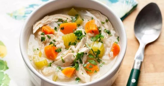 طريقة عمل 4 وصفات لشوربة الفراخ.. حلوة ولذيذة وبتدفي
