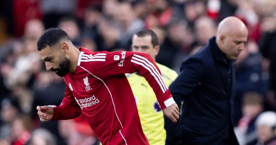 سلوت: تجاوزنا أزمة محمد صلاح وعلينا أن نحترمه مع منتخب بلاده